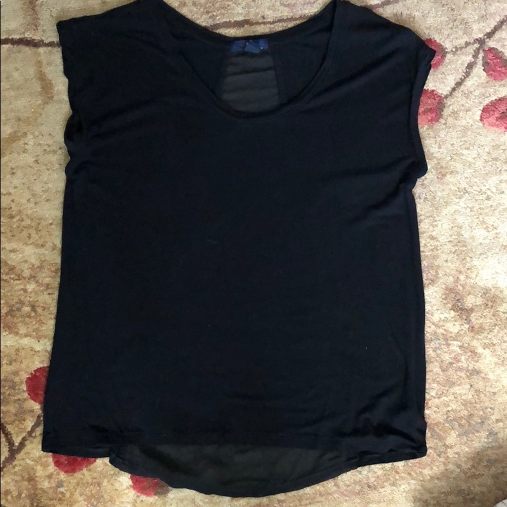 Gap capped sleeve top